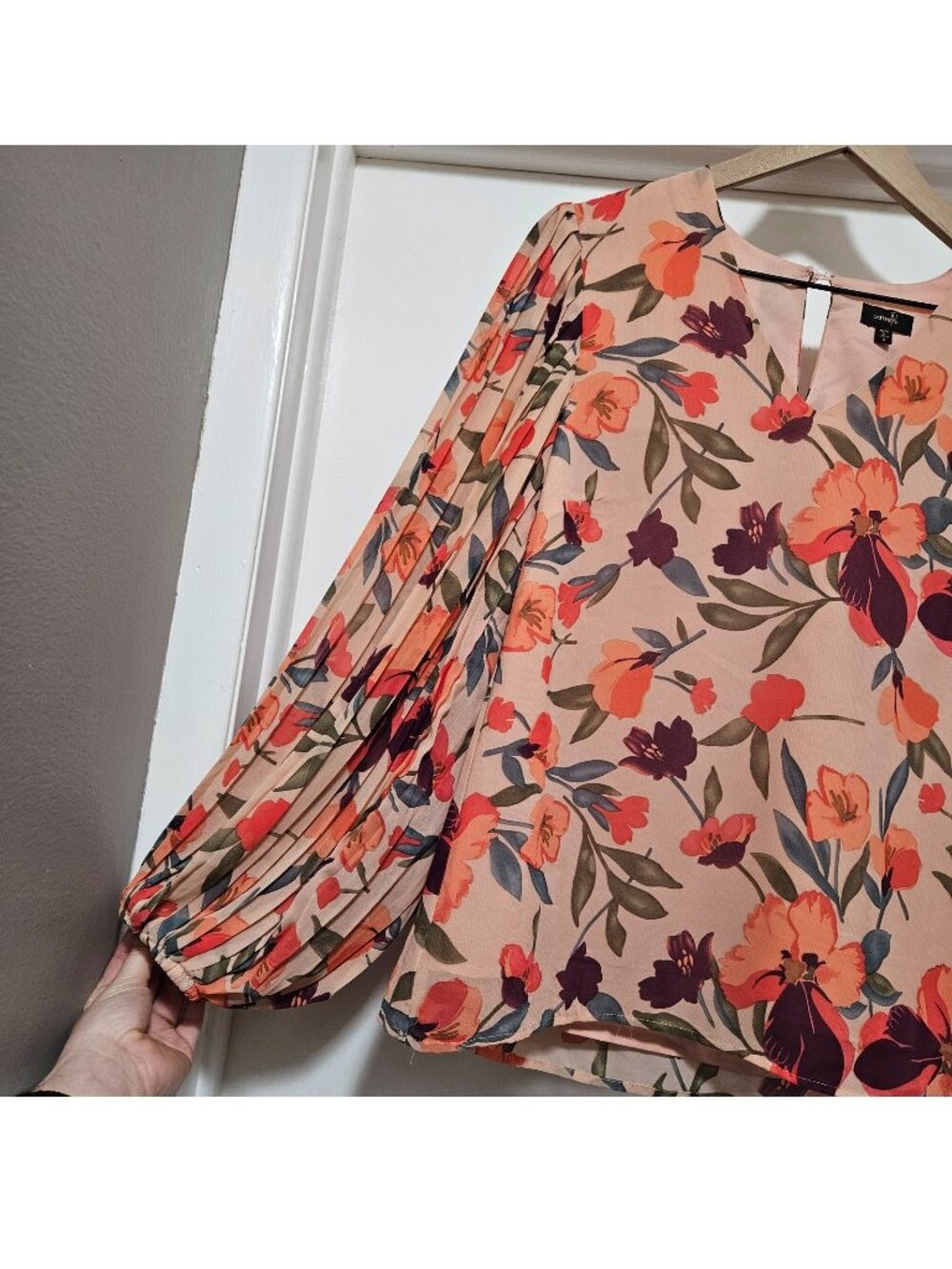 Medium Peach Blossom Printed Pleated Long pleated Sleeve Top peach magenta poppy - Picture 7 of 16